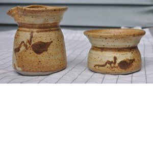 brown design ceramic vintage art pottery Canada creamer & sugar bowl signed (26)